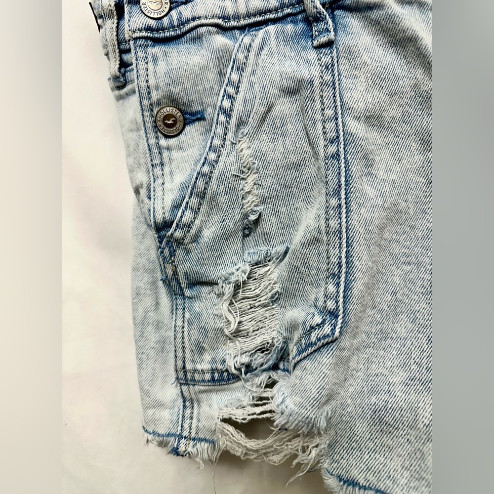 Hollister Boyfriend Short Overalls – Distressed Light Wash – Size S - Picture 5 of 12